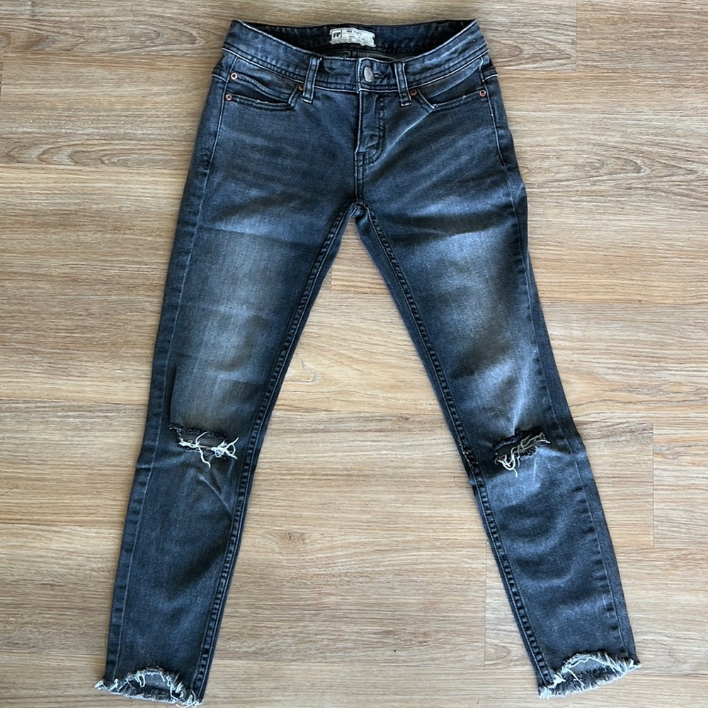 Free People Jeans: good condition, black/dark gray distressed.